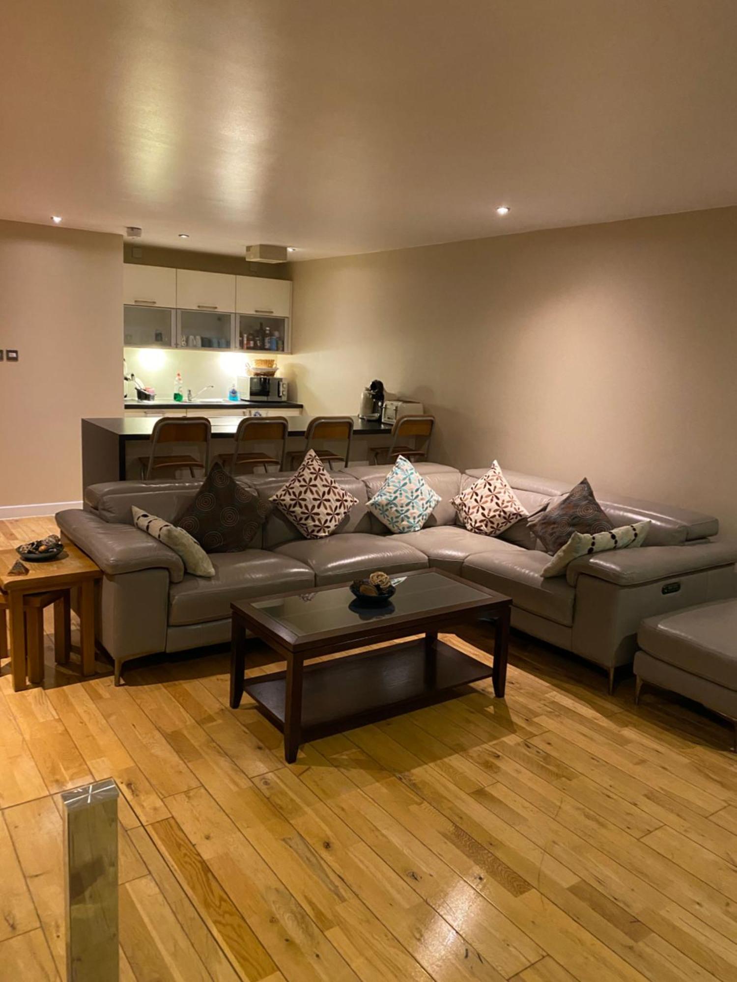City Centre 2 Bedroom Apartment, Secure Parking. Glasgow Exterior photo